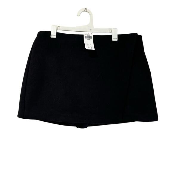 Abercrombie & Fitch Dresses & Skirts - Abercrombie & Fitch Black Soft Wool Blend Modern Mini Skort Size M